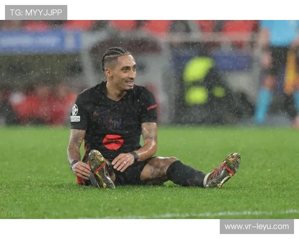 拉菲尼亚伤愈复训，有望出战欧冠关键战役